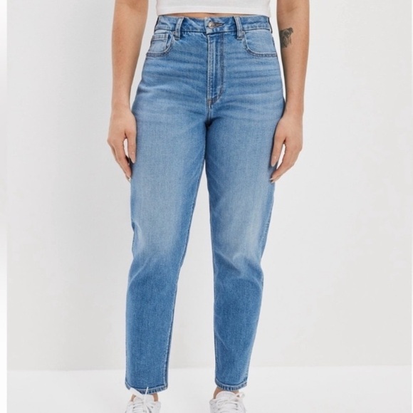 American Eagle Mom Jean light Wash Stretch 4 short - Picture 7 of 12